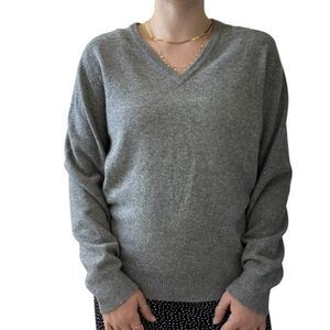 Vintage 1970s Charcoal Gray Scottish Lambswool V Neck Minimalist Sweater Sz M